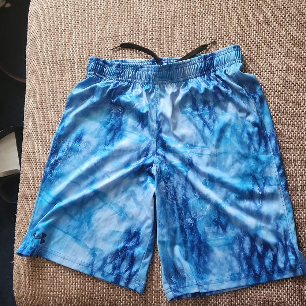 Under Armor Boys Large Blue Athletic Shorta